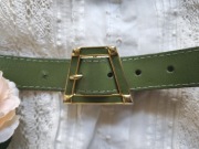 Oliwkowy pasek ze złotą klamrą trapez zielony vintage