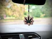 Drewniana, zapachowa zawieszka do auta