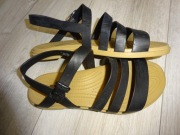 Czarne sandały Crocs model Tulum Sandal W6 36