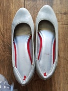 Połbuty damskie na koturnie Olvier. Rozmiar 40