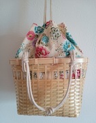 Torebka kinchaku w koszyku kago – japońska, do yukaty lub kimona