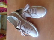 Śliczne półbuty marki Beirario beżowo-złote ecoskóra roz 35/22 cm