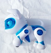 Pies-robot, chodzi, szczeka