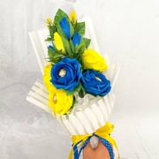 Bukiet z cukierkami w kwiatach