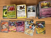 Duża kolekcja kart pokemon bulk