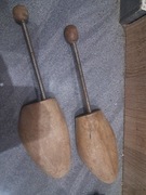 Dwa stare prawidła do butów.