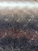 Ażurowy cieniowany szal robiony na drutach (odcienie beżu i brązu)