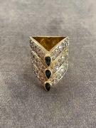 Pierścionek z brylantami i szafirami