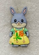Broszka-szpilka figurka królika "Sylvanian Families"