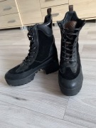 Louis Vuitton Laureate Desert Boots r. 37