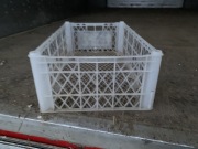 Skrzynki plastikowe około 3500 tys 