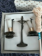 Zestaw vintage PRL krzyżyk świeczniki lichtarze do święcenia kropidełko