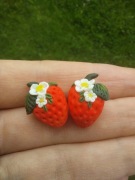 Kolczyki truskawki, ręcznie robione z modeliny Fimo 