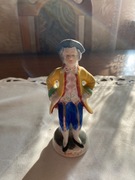 Dworzanin arystokrata kolorowa figurka z porcelany