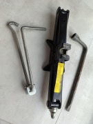 Lewarek podnośnik samochodowy Toyota