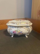 Porcelanowa szkatułka ILMENAU Graf von Henneberg | Niemcy | Złocenia 