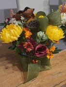 Dekoracja na cmentarz . Wiązanka nagrobna . Stroik.