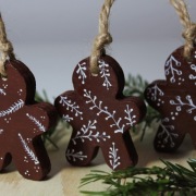 Ręcznie malowane ozdoby świąteczne – piernikowe ludki, zestaw 9 sztuk