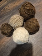 owcza wełna,  razem 385 g