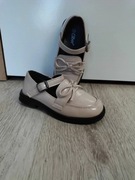 Beżowe buciki dziewczęce 