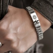 Srebrna brazoletka męska. 