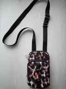 Parfois saszetka na telefon cętki panterkowa odporna na zabrudzenie