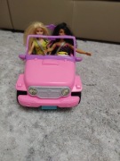 Auto Jeep plus dwie lalki Barbie