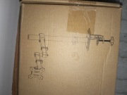 Biały uchwyt do monitora Bracwiser MD7421W - Regulowany, Stan Nowy.    23