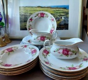 Thun Czechoslovakia. Serwis obiadowy 15 przedmiotów 