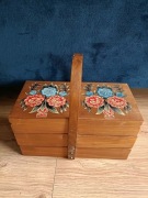 Drewniany malowany niciak PRL DDR pudełko na nici