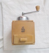 stary młynek do kawy, vintage młynek drewniany młynek retro