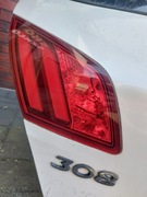 Lampa tylna lewa Peugeot 308 T9 hatchback w klape stan bdb
