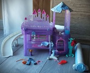 Polly pocket domek Hotel Zimowe Szaleństwo razem z akcesoriami  
