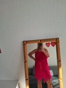 Różowa sukienka na imprezę