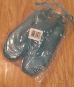 Niebieskie buty do chodzenia w wodzie