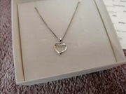 Wisiorek z białego złota z brylantem firmy Apart