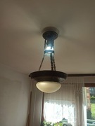 Zabytkowy żyrandol mosiężny z lat 20-tych XX wieku