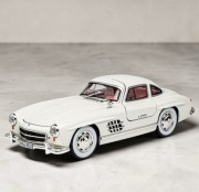 Model 1:24 Mercedes-Benz 300 SL (Beżowy)