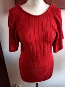 Sprzedam czerwoną bluzke rozm.M/L -20 zł