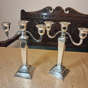 Duze Piękne angielskie świeczniki posrebrzane 