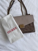 Torebka Guess w kremowym kolorze 