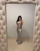 Długa sukienka cekinów 