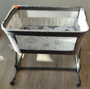 Łóżeczko turystyczne / dostawka Skiddou z materacem. Super stan 