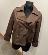 Krótki trencz, płaszczyk