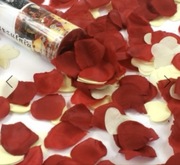 Konfetti tuba bordowe płatki róż i kremowe serca