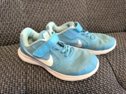 Używane buty Nike rozmiar UK13,5 Euro 32 20cm 