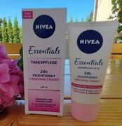 NIVEA Bogaty krem nawilżający na dzień 24h z SPF15 Nowy 50 ml