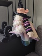 Skrzat w kapeluszu i butach czarownicy 50cm