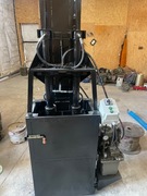 Prasa hydrauliczna do zgniatania metalu