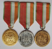 MEDALE NA STRAŻY POKOJU -  KOMPLET (TYP z KROPKĄ)